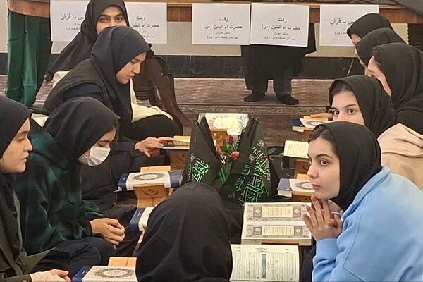 دانش آموزان نورانی حاضر در محفل