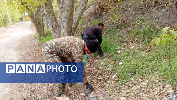 پاکسازی خیابان و کوچه‌های روستای یاسه چای توسط دانش‌آموزان مدرسه ۲۲ بهمن