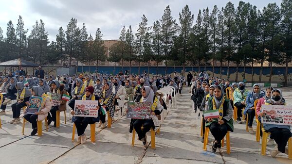آیین نواختن زنگ انقلاب در دبیرستان نمونه دولتی مهرورزان خواف