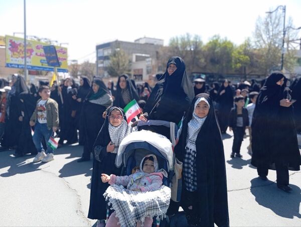 مردم کاشمر با سر دادن فریاد مرگ بر اسرائیل روز قدس را گرامی داشتند
