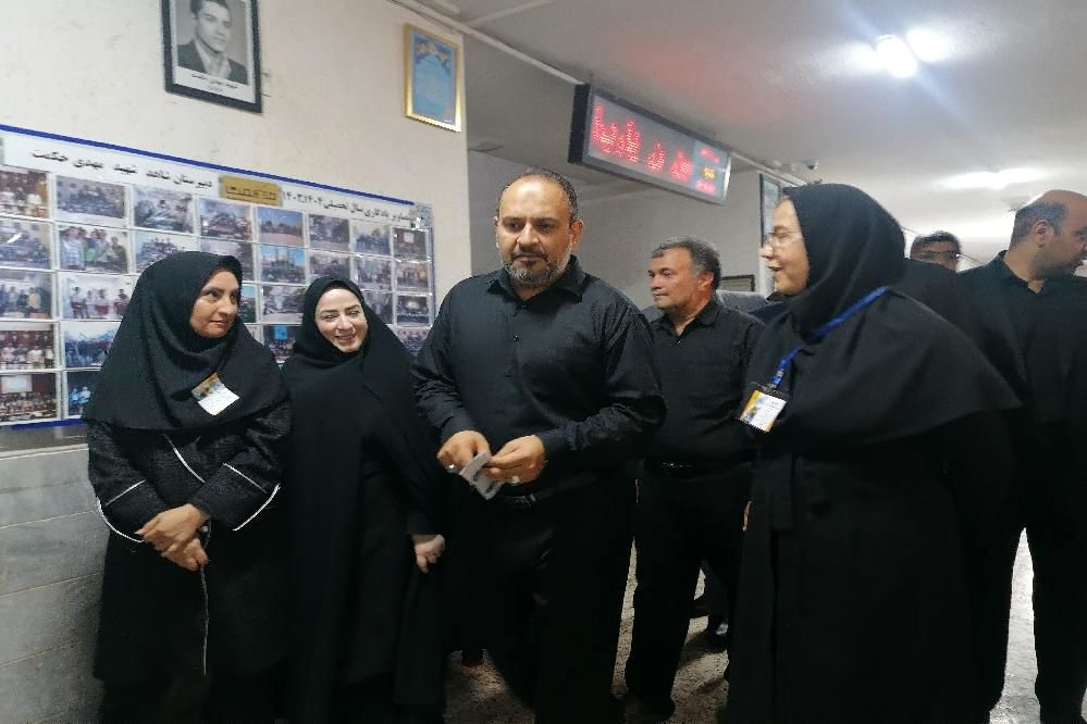 بازدید معاون فرهنگی و پرورشی وزارت آموزش و پرورش از ارائه خدمات به زوار امام رضا(ع) در مدرسه شاهد مهدی حکمت