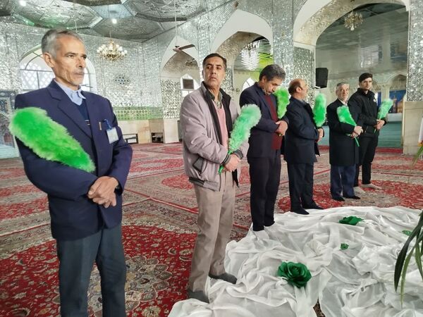 آیین غبارروبی ضریح مطهر امامزاده حمزه بن موسی کاظم (ع)