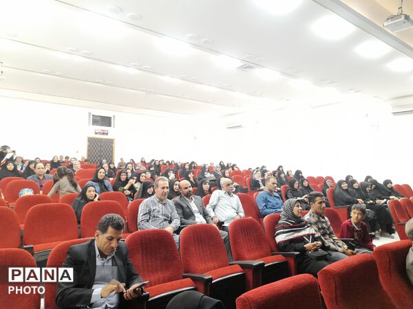 برگزاری مجمع عمومی انجمن اولیا و مربیان دبیرستان شاهد ارض اقدس ناحیه ۳