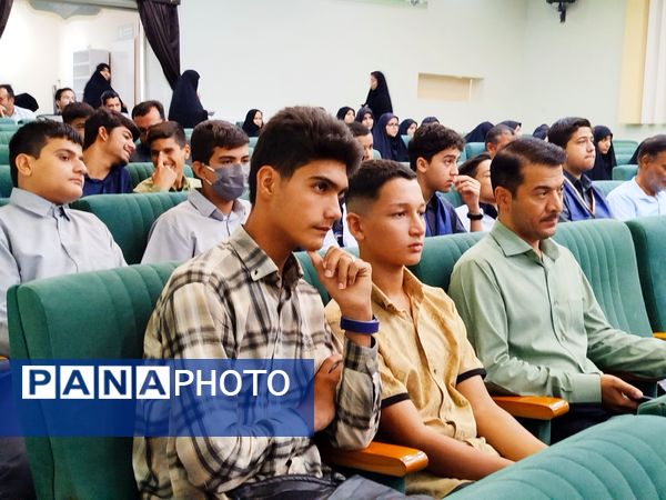 دیدار اعضای تشکل های دانش آموزی با امام جمعه کاشمر