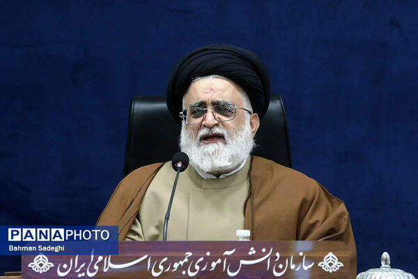 گردهمایی آموزشی مربیان و عوامل اجرایی عمره دانش‌آموزی