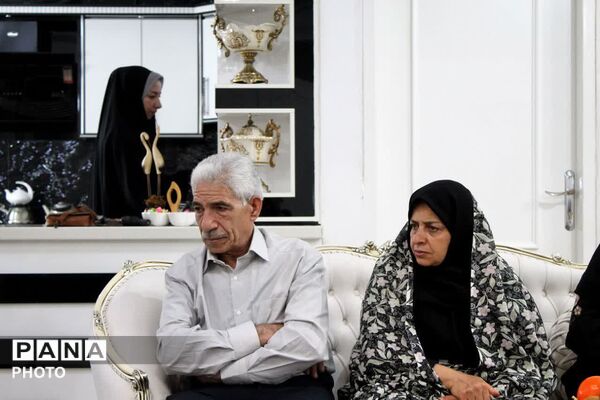 آیین غبارروبی گلزار شهدای شهرستان بروجرد و تجدید میثاق با آرمان‌های انقلاب و شهدای والامقام