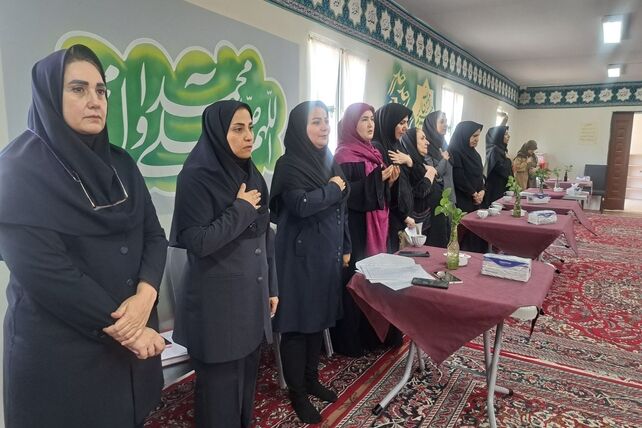  نخستین جلسه شورای دبیران دبیرستان علی افشارنژاد