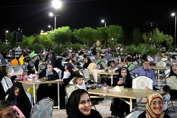 محفلی با حضور کودکان و خانواده‌ها در دانشگاه قم