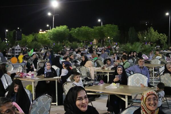 محفلی با حضور کودکان و خانواده‌ها در دانشگاه قم