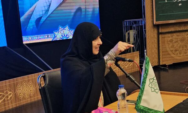 همایش زیست عفیفانه با موضوع عفت و حجاب در تالار ایوان‌ری