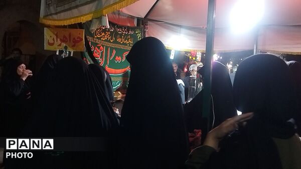 چایخانه هیئت الزهرا در شب تاسوعای حسینی 