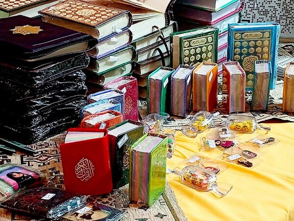 نمایشگاه قرآن عترت و نماز با محوریت قرآن راه زندگی در کاشمر