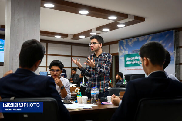 دومین روز نشست کارگروه تدوین سند دوازدهمین دوره مجلس دانش‌آموزی-1