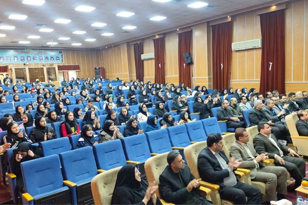آیین تجلیل و اختتامیه طرح‌های آموزشی معاونت آموزش متوسطه و برگزیدگان رتبه‌های برتر آموزشی در قرچک