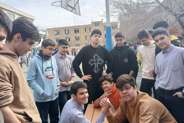 حضور پرشور دانش آموزان ناحیه دو شهرری در برنامه‌های متنوع دهه فجر و جشن انقلاب