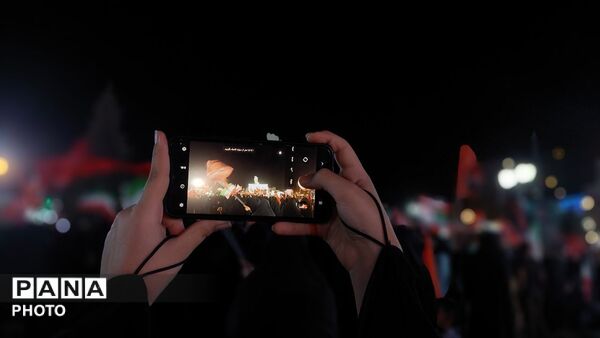 مردم قاب اصلی شهر در تجمعات