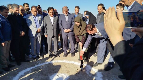 آیین افتتاح نیروگاه یک مگاواتی برق خورشیدی در البرز