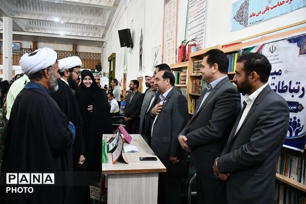 حضور مدیر آموزش و پرورش مه‌ولات در تریبون نماز جمعه