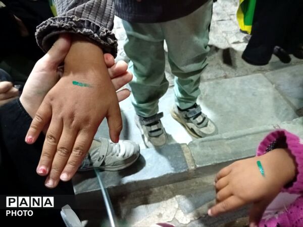 گردهمایی دبستانی های یزدی در گرامی‌داشت یاد دانش آموز شهید تیارا صادقی