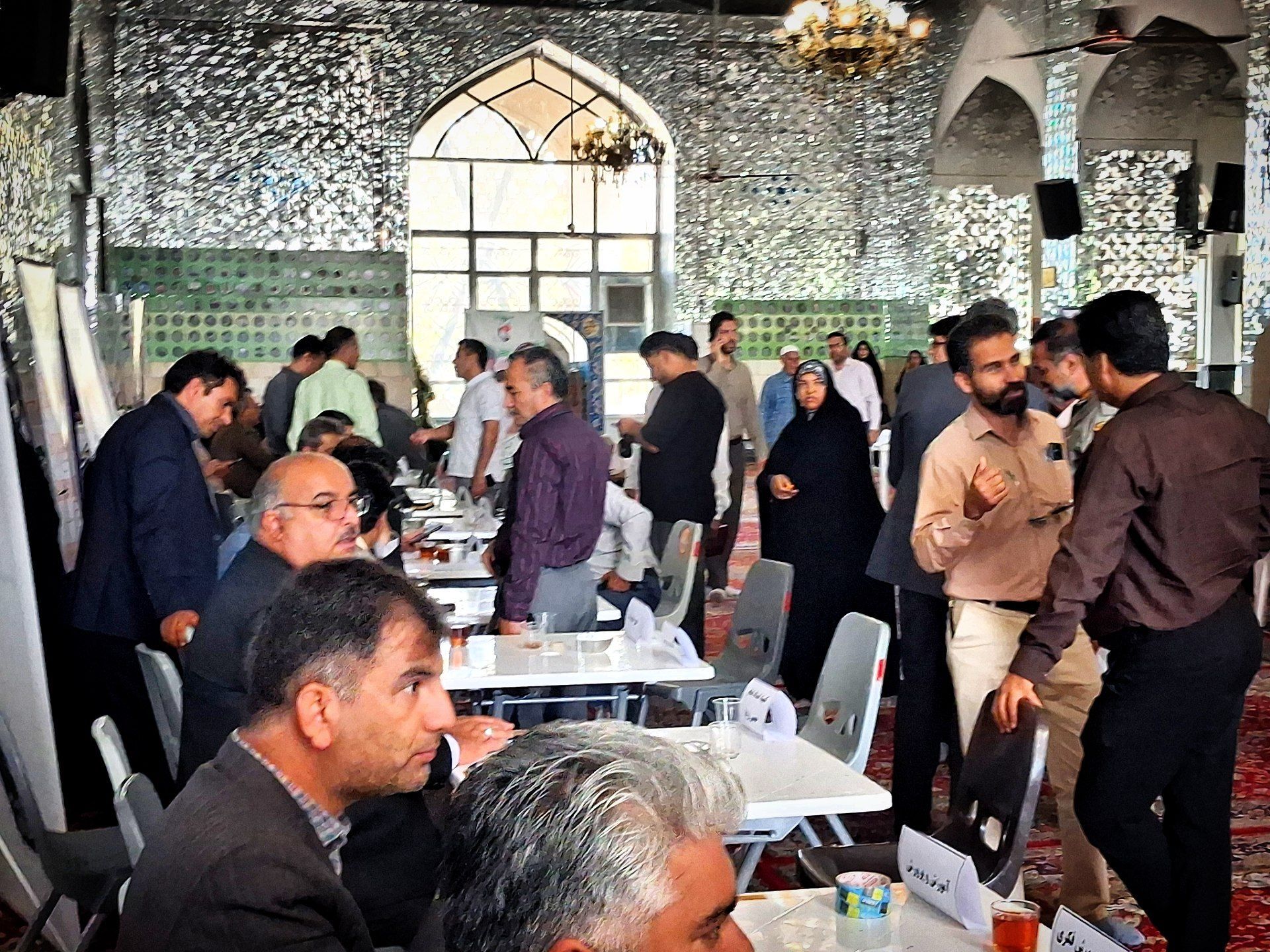 برپایی میز ارتباطات مردمی مسئولان کاشمر در هفته دولت