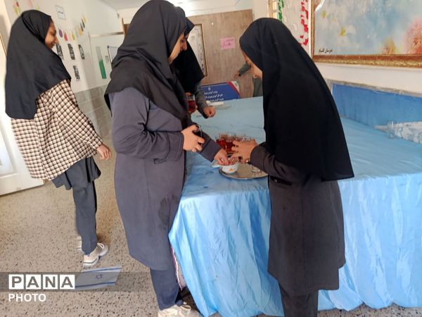 تجلیل از شاگردان برتر مدرسه گلشاد خلیل آباد