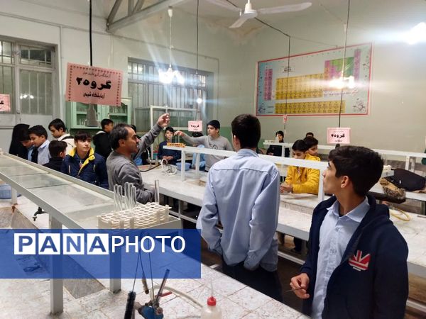 بازدید دانش‌آموزان دبیرستان نمونه دانش از پژوهشسرای رازی