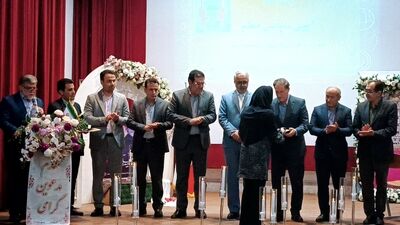 معلمان برگزیده ناحیه ۳ کرمانشاه در آیین «سپاس معلم» تقدیر شدند