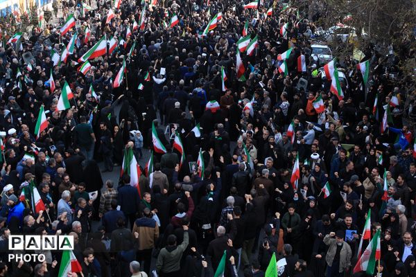 تشییع پیکر شهیدان لاریجانی، سلیمانی و شهدای ناو دنا