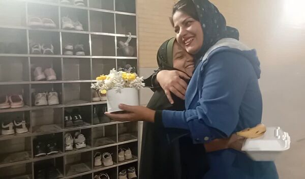 استقبال خانواده‌های یزدی از فرزندان معتکف در پایان سه روز بندگی