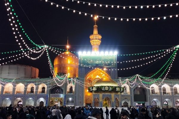 مشهد، غرق نور علوی در شب ولادت امیر مؤمنان (ع)