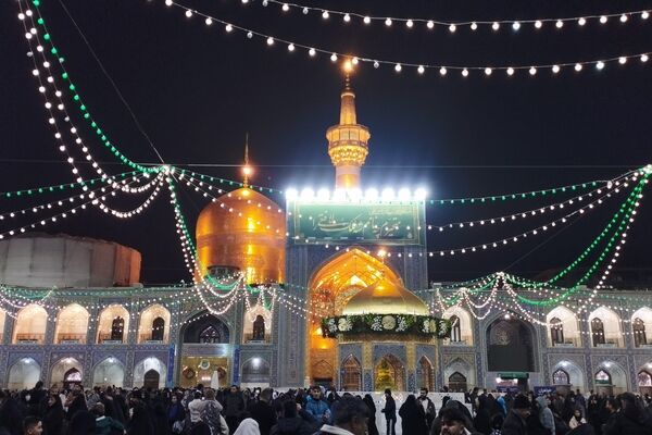 مشهد، غرق نور علوی در شب ولادت امیر مؤمنان (ع)