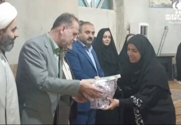 تجلیل از معلمان نمونه دبیرستان مومنه خشت‌سر محمودآباد