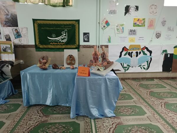 برگزاری مراسم انجمن اسلامی و مدرسه مقاومت در دبیرستان ایثار