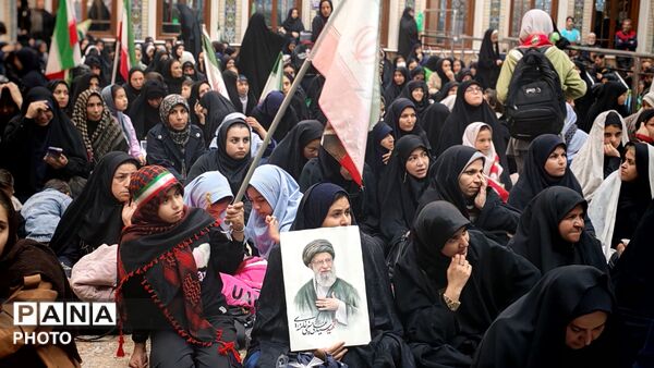 اجتماع فرهنگیان به مناسبت چهلمین شب از شهادت رهبر در نیشابور