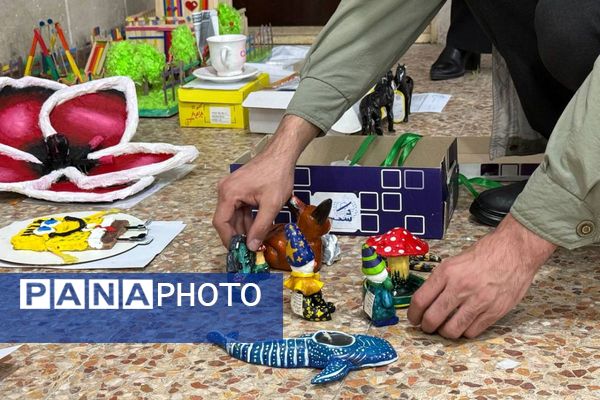 مسابقات فرهنگی و هنری  در دبیرستان شهید تاجیک بهارستان دو