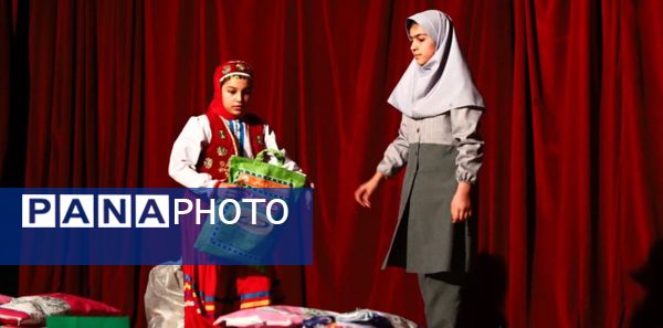 حضور نماینده استان در مرحله کشوری چهارمین جشنواره ملی تئاتر درسی در میناب