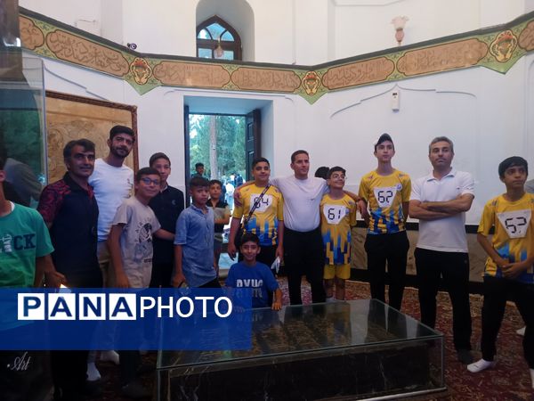 بازدید پسران دومیدانی کاران استان خراسان رضوی از آرامگاه عطار و خیام