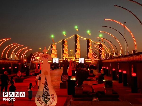قاب های دیدنی برگزاری آیین «محرم‌شهر» در میدان آزادی با حال و هوای اربعینی