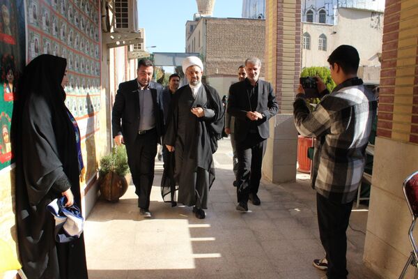جوشش غیرت و همدلی دانش‌آموزان رباط‌کریم در مراسم وطن‌یار