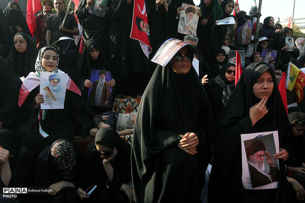 مراسم تشییع پیکر مطهر رهبر شهید انقلاب در تهران - 2
