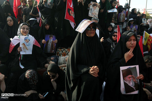 مراسم تشییع پیکر مطهر رهبر شهید انقلاب در تهران - 2