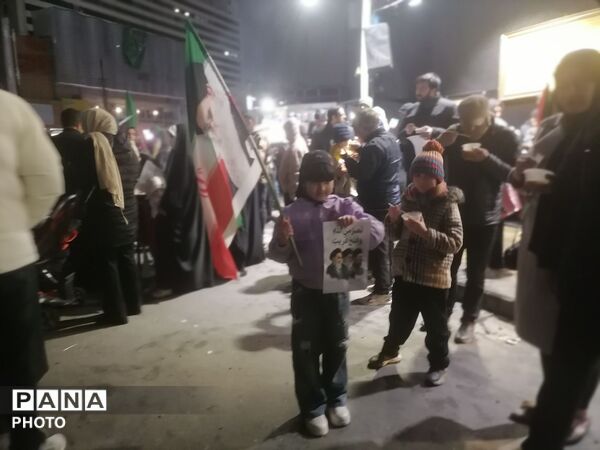 اجتماع بزرگ خانوادگی بر مدار ایران با حضور دانش آموزان ناحیه 3 مشهد