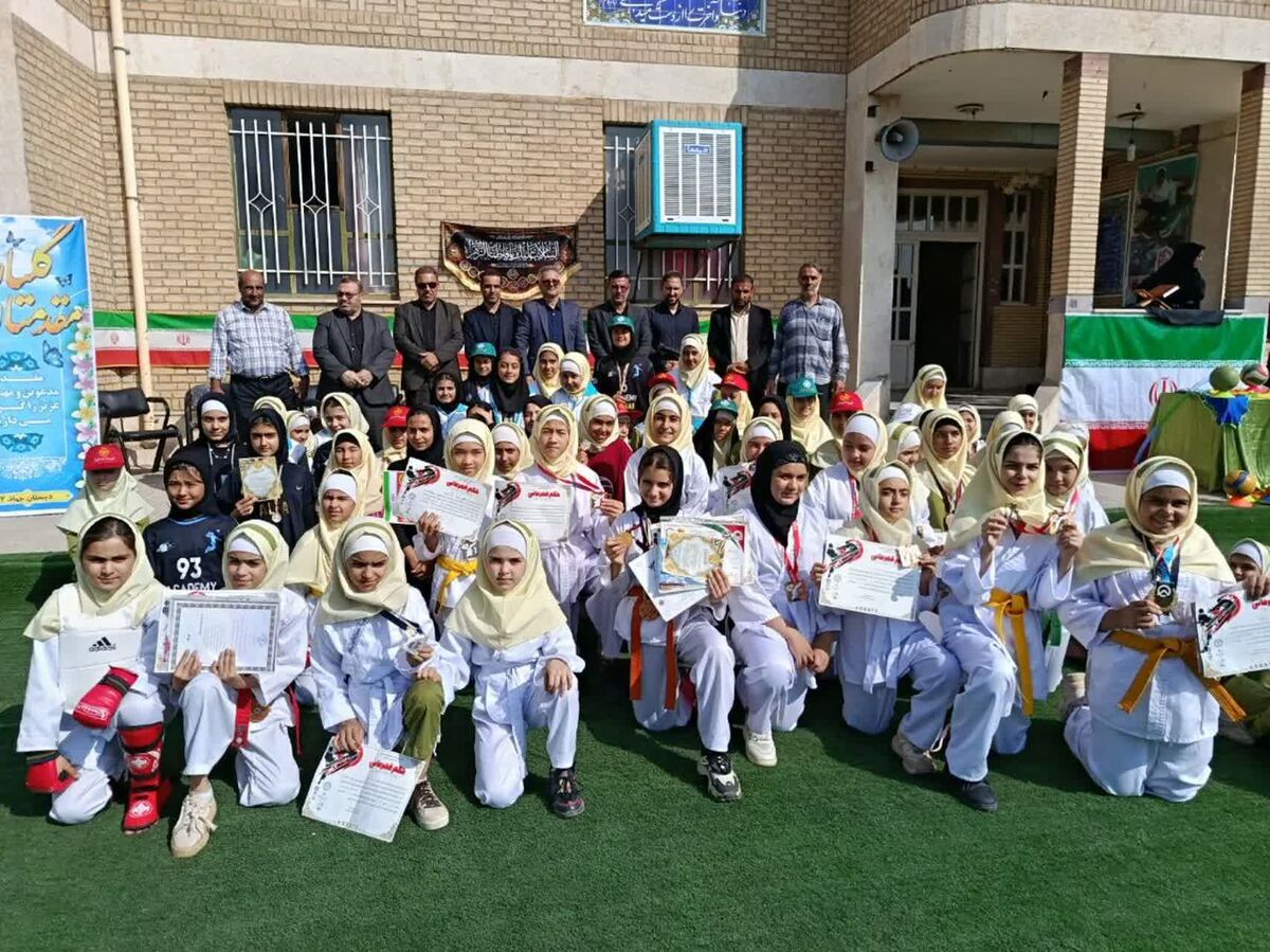 توسعه زیرساخت‌های ورزشی گامی مؤثر در راستای ایجاد محیطی شاداب برای نوجوانان است