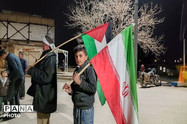 حضور گرم  دهه نودی ها در قلب اجتماعات شهر بار نیشابور