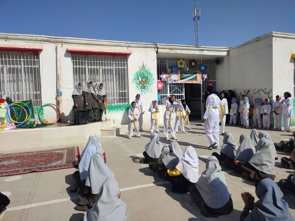 جشن پویایی و تندرستی در فدافن؛ المپیاد ورزشی مدرسه شهید نجفی به راه افتاد