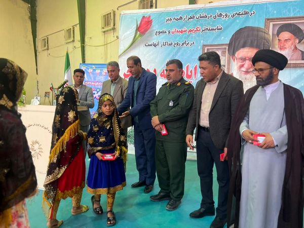 حضور پرشور دانش‌آموزان فین در جشن ۲۲ بهمن