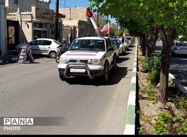 حرکت کاروان «تراکتورها» در شهر جعفریه قم 