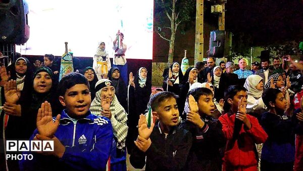 حتی ورزشکاران هم صحنه را خالی نمیکنند