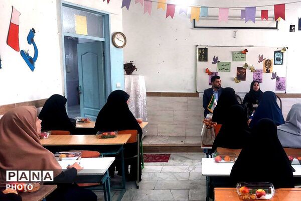 جلسه مشترک شورای معلمان مدارس ۱۲ بهمن و سامنی