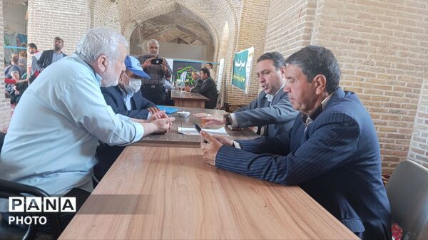 برپایی میز خدمت در هفته آخر اردیبهشت ماه 